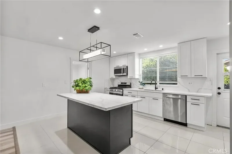 7839 Lena, 91304, California, United States. - Photo 40