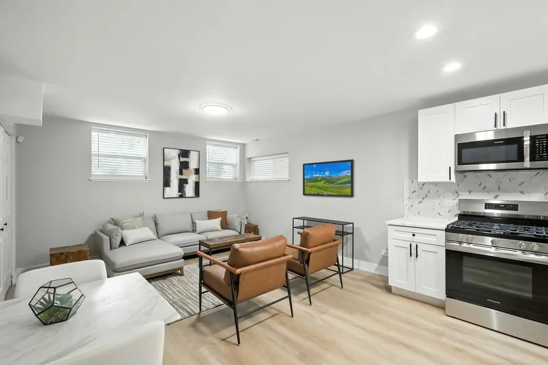 4055 S Ellis Avenue, Chicago, Illinois, United States. - Photo 25