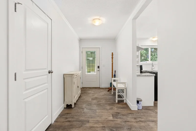 1751 Blower Rd, Sechelt, BC V7Z 0A6, Sechelt, British Columbia, Canada. - Photo 17