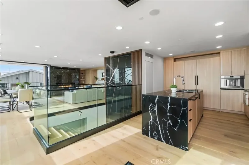 214 El Porto Street, Manhattan Beach, California, United States. - Photo 53