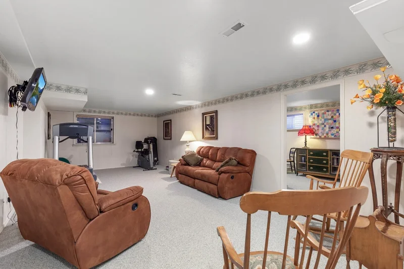 3867 W Fairway Dr, Coeur d'Alene, ID 83815, Coeur d'Alene, Idaho, United States. - Photo 4