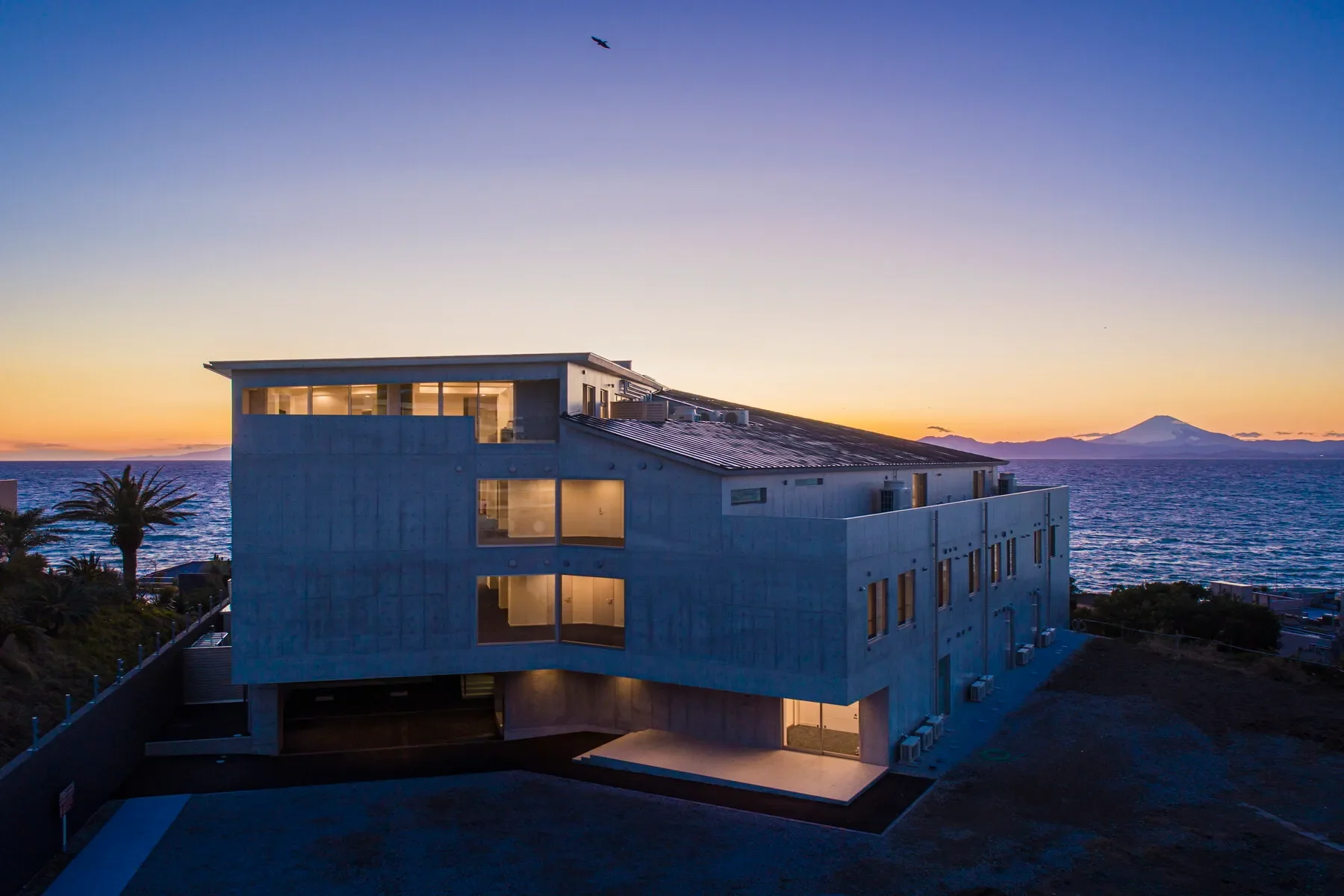 Exterior photo 4