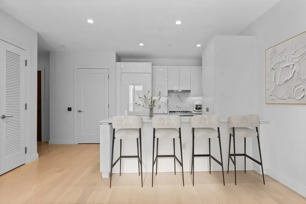 135 Seaport, Boston, Massachusetts, United States. - Photo 10
