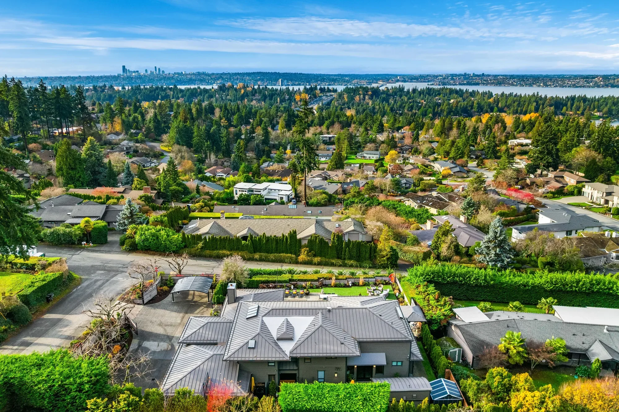 9600 Northeast 28th Street , Clyde Hill, WA 98004, Bellevue, Washington, United States. - Photo 17