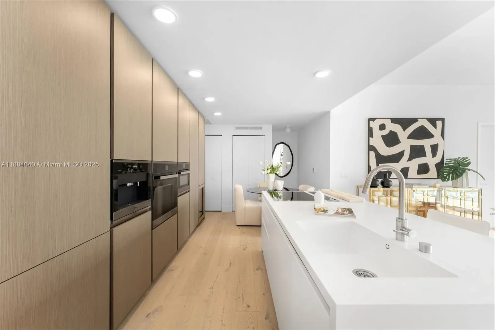 6800 Indian Creek Dr 7B, Miami Beach, Florida, United States. - Photo 3