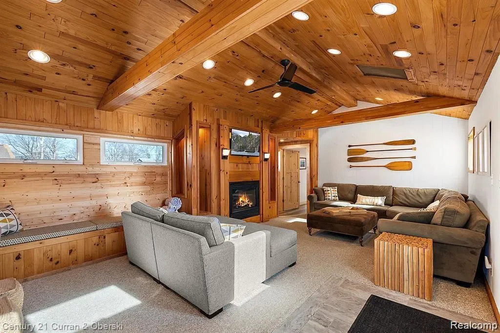 222 Ackerson Lake Drive, Jackson, MI 49201, Leoni, Michigan, United States. - Photo 19