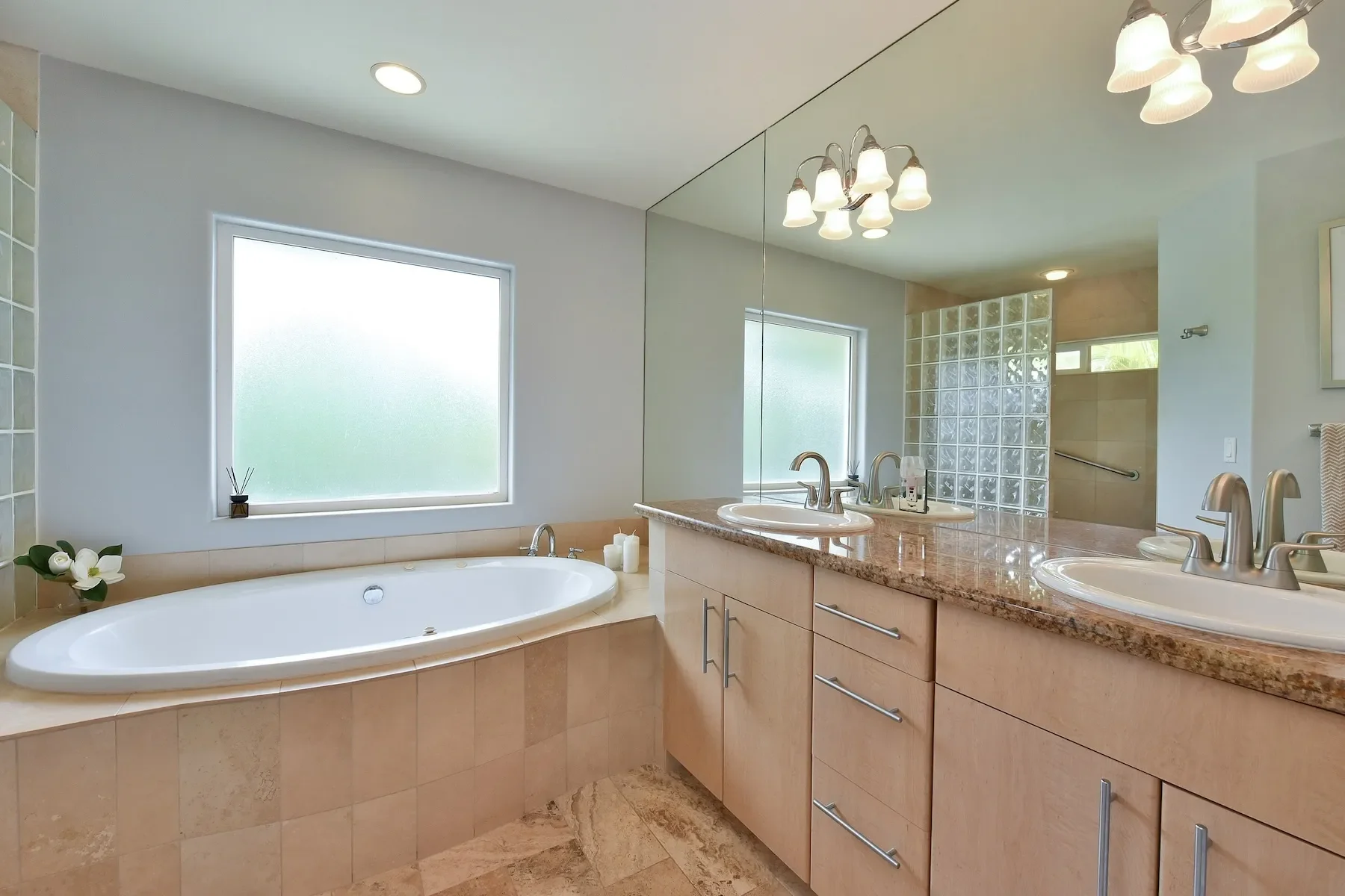 14 Fern Place, Lahaina, HI 96761, Lahaina, Hawaii, United States. - Hero Image