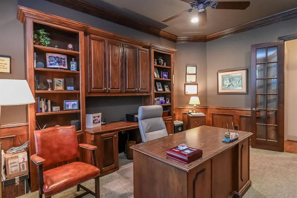 702 Sussex Court, Grapevine, Texas, United States. - Photo 4