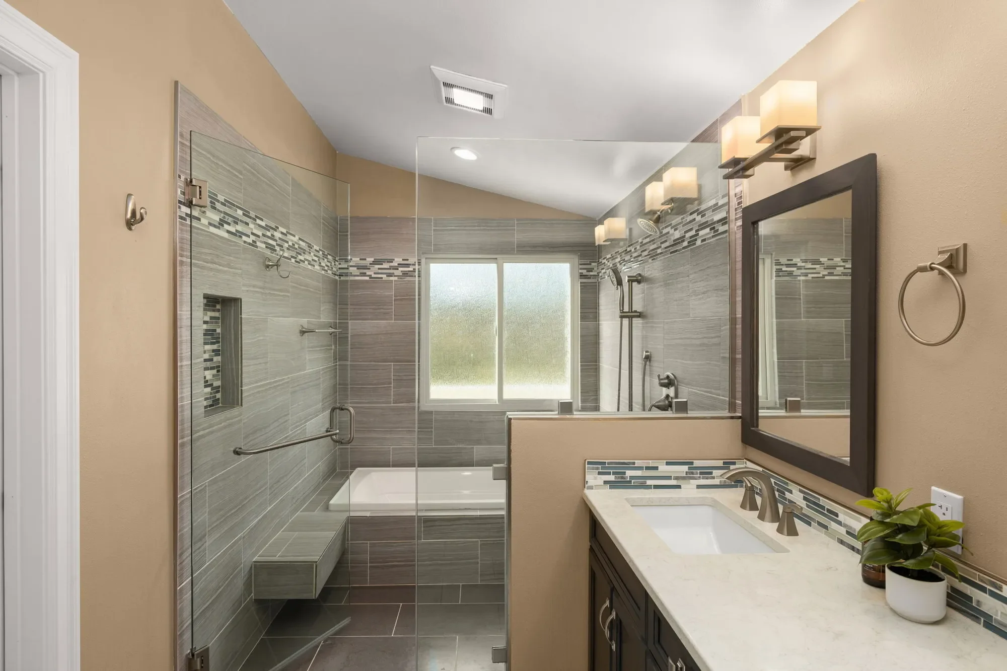 4724 Gardner Ave , Everett, WA 98203, Everett, Washington, United States. - Photo 12