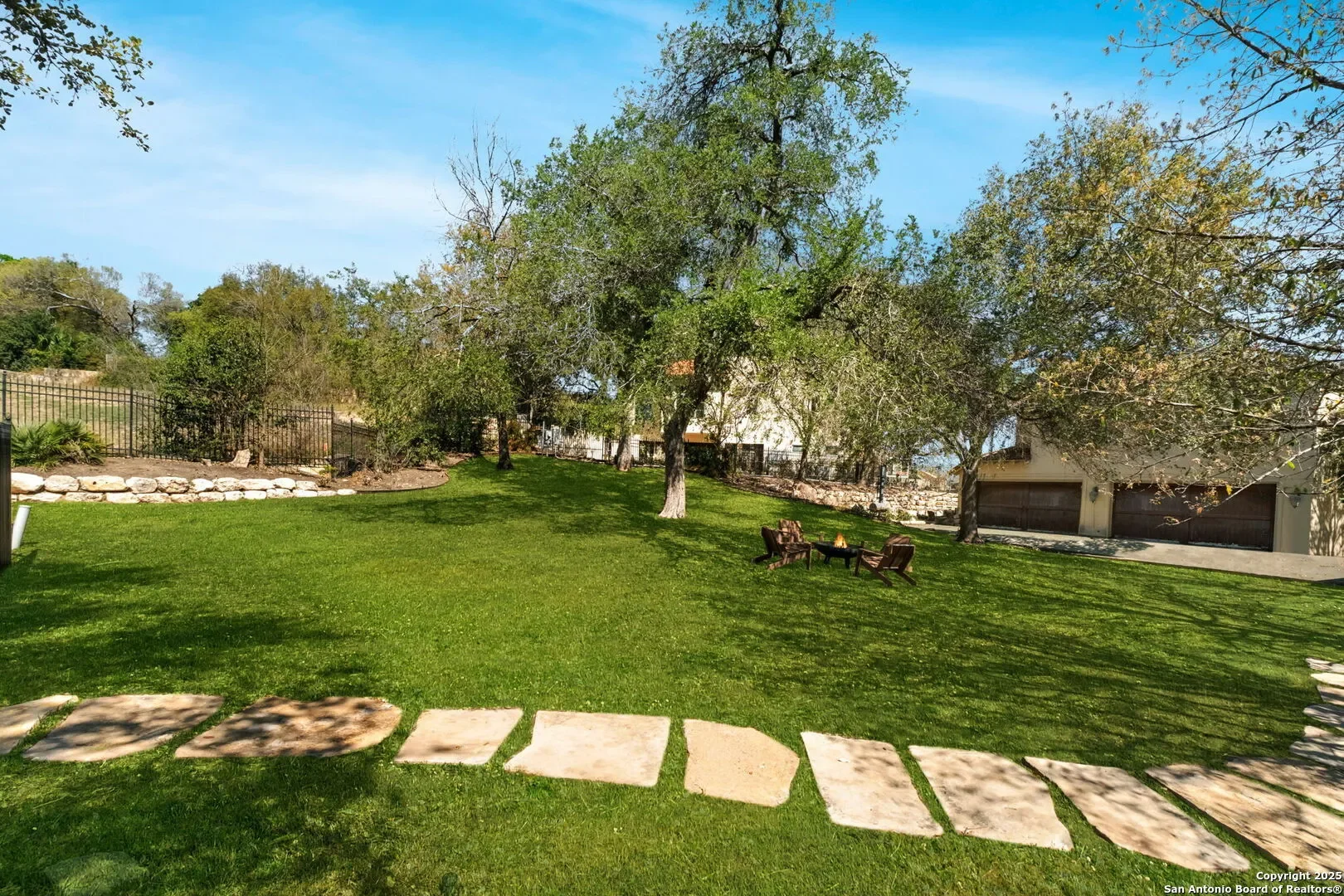 Exterior photo 10