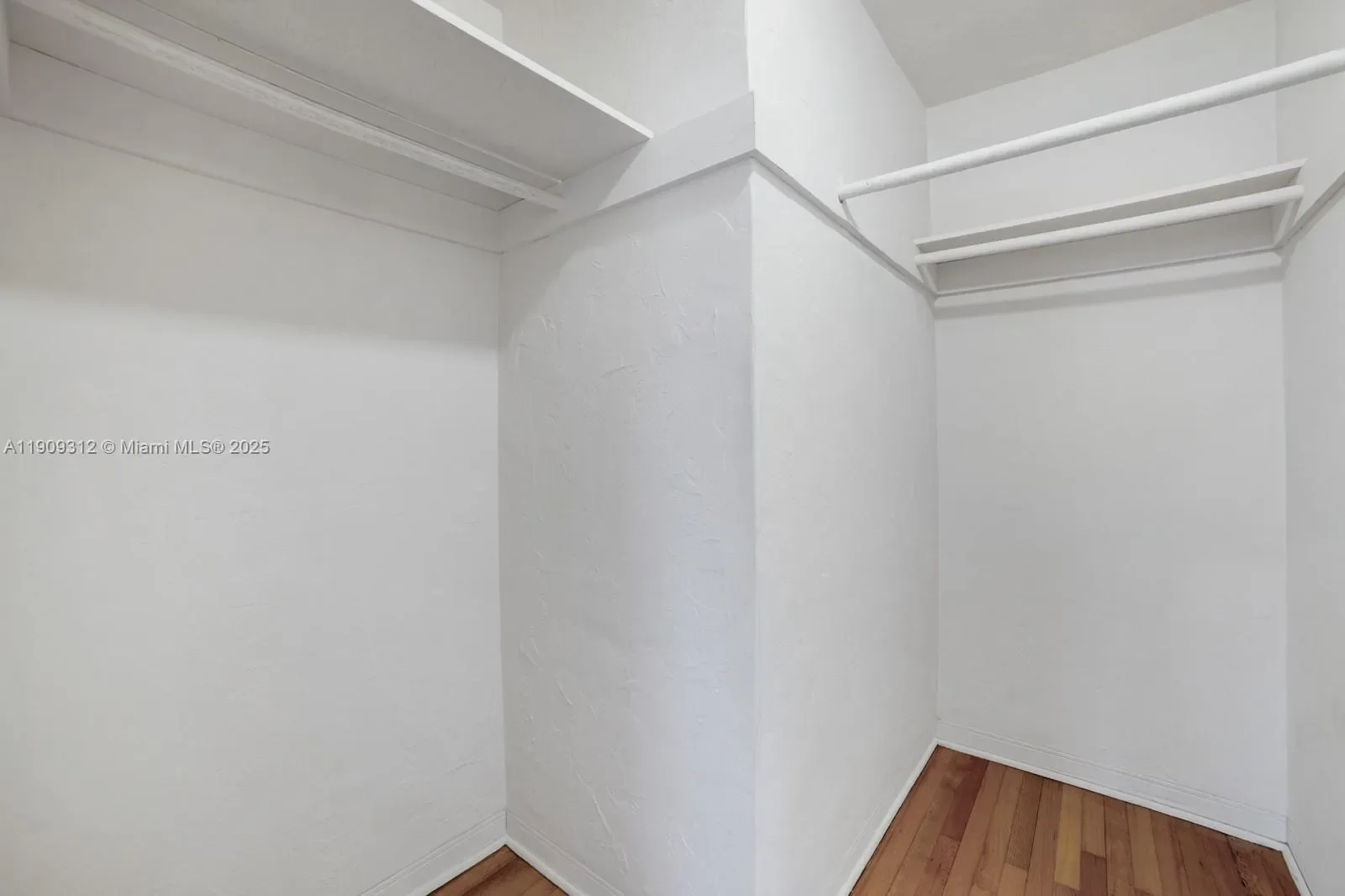 3470 N Meridian Ave, Miami Beach, Florida, United States. - Photo 25