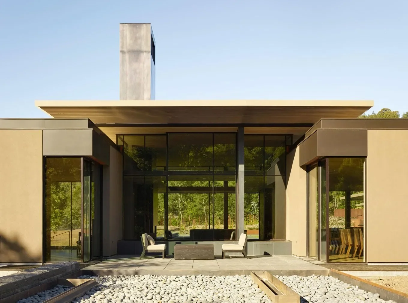 Exterior photo 6