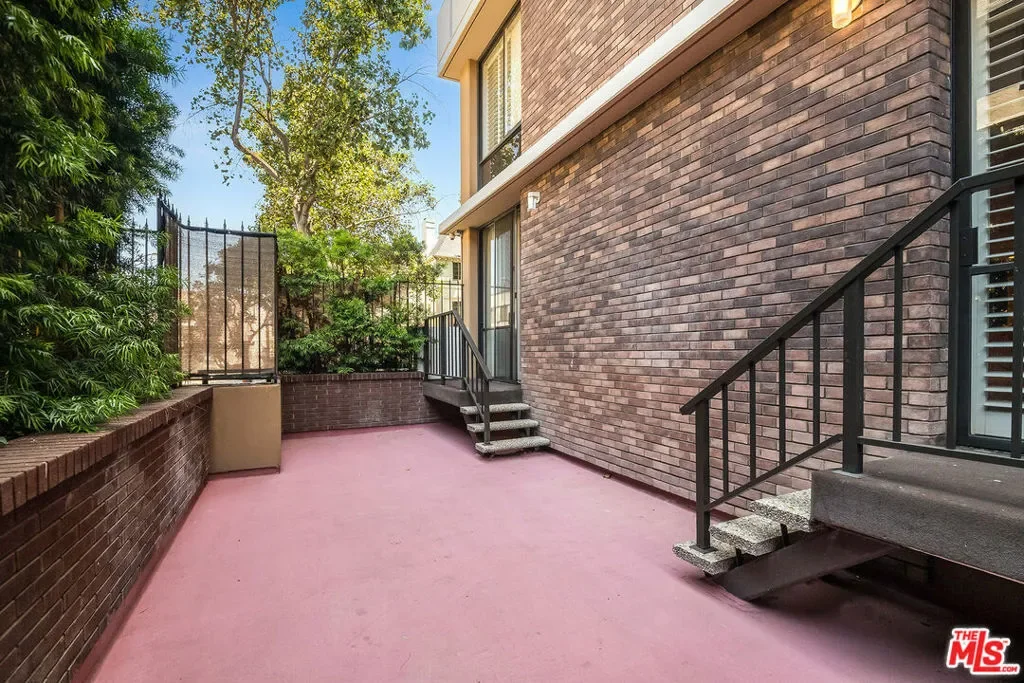 211 S Spalding Drive 107N, Beverly Hills, California, United States. - Photo 10