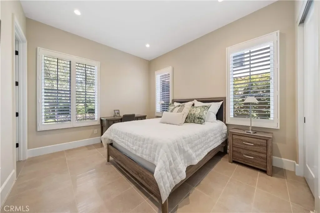 163 Summerland, Irvine, California, United States. - Photo 25