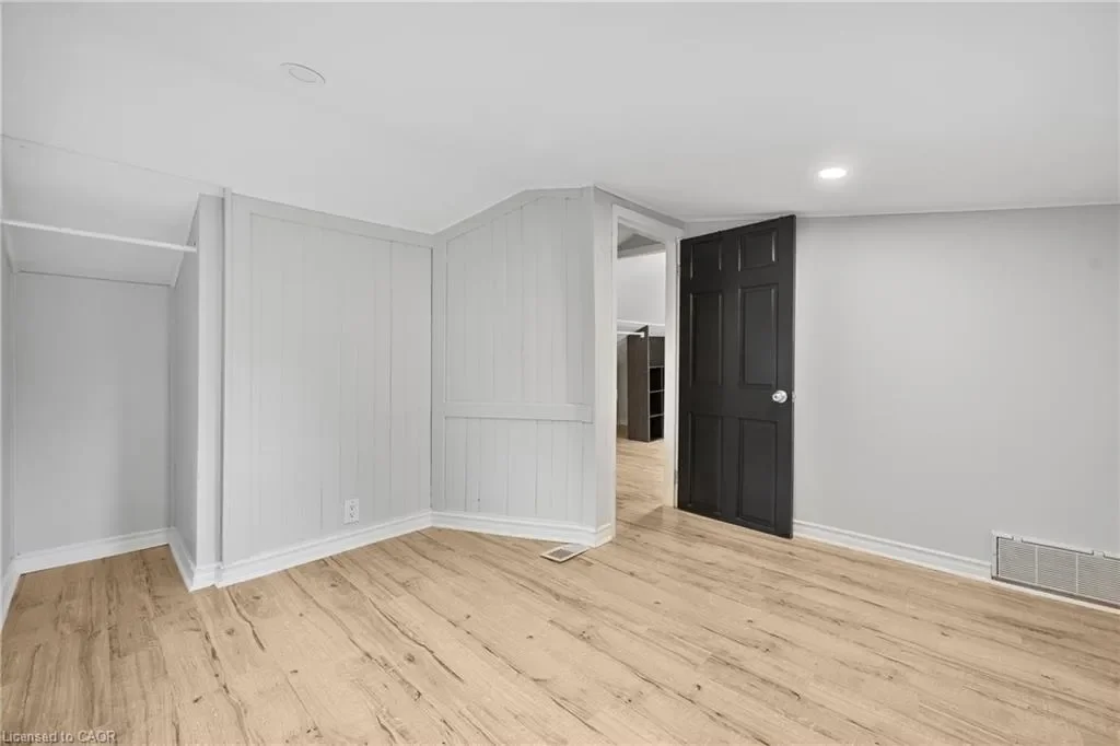 2 Griffin Street, Hamilton, Ontario, Canada. - Photo 21