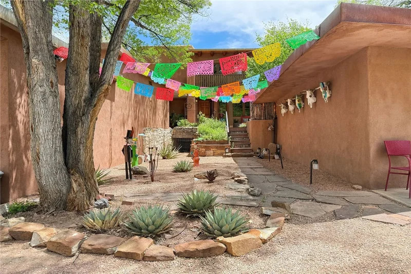 1352 Bishops Lodge Road , Santa Fe, NM 87506, Santa Fe, New Mexico, United States. - Photo 24