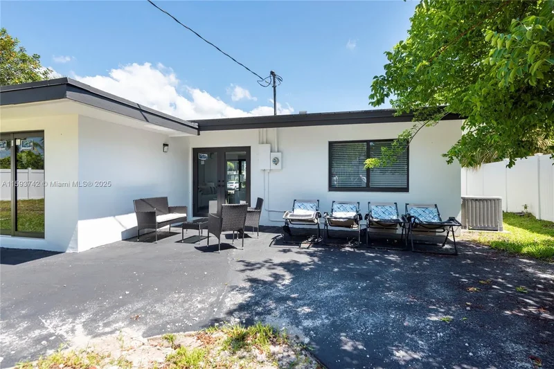 2308 SE 18 St, Fort Lauderdale, Florida, United States. - Photo 5