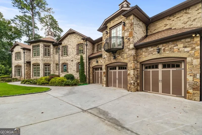 Single Family Residence in Atlanta