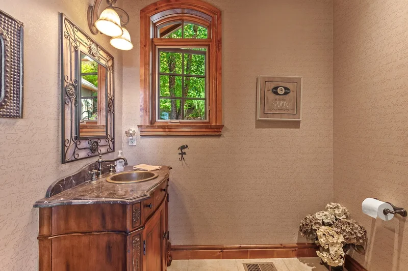 4520 S Threemile Point Rd, Coeur d'Alene, ID 83814, Coeur d'Alene, Idaho, United States. - Photo 36