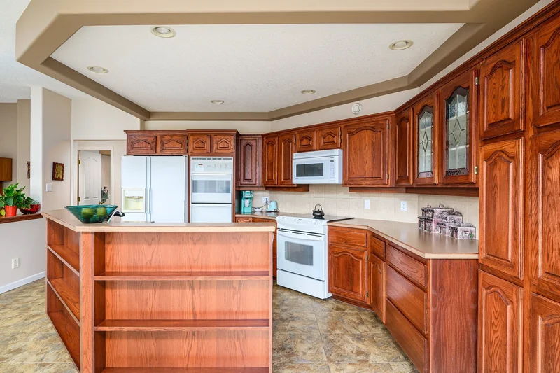 305 Country Estate Place, Vernon, BC V1B 2W7, Vernon, British Columbia, Canada. - Photo 16