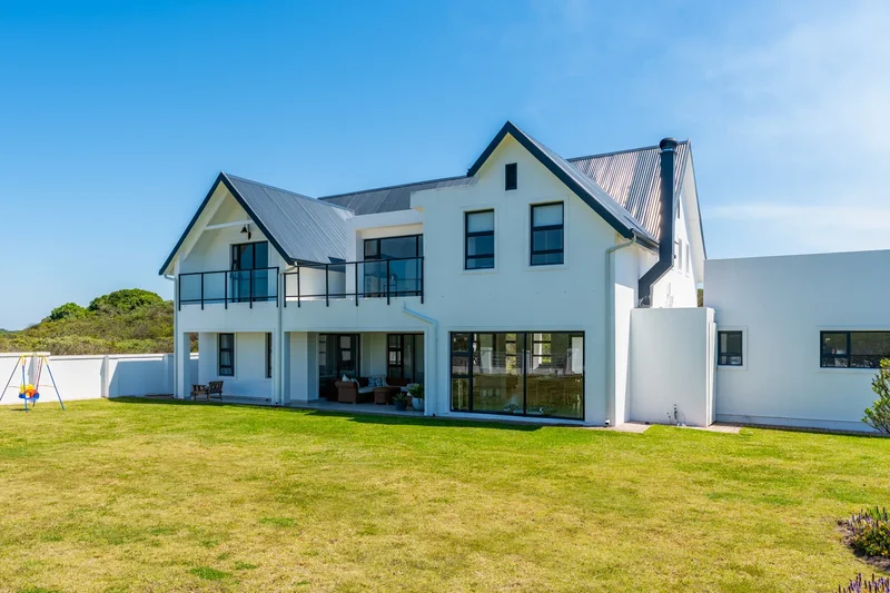Prestigious Fairway Living on the 13th at St Francis Links