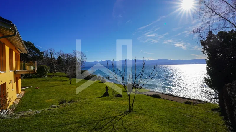 Perroy, Vaud, Switzerland. - Photo 8