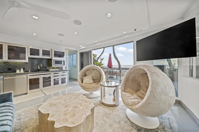 2999 Ocean Front Walk 1, San Diego, California, United States. - Photo 17
