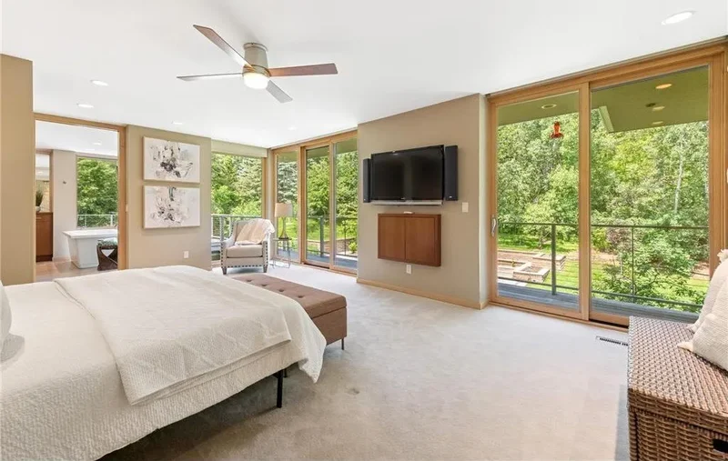 685 Hidden Creek Trail, Mendota Heights, MN, 55118, USA, Mendota Heights, Minnesota, United States. - Photo 11