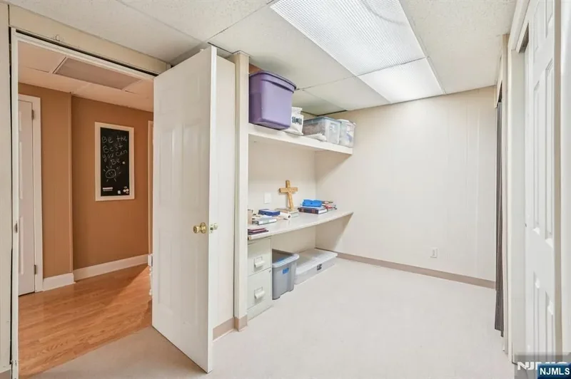 23 Surrey Drive, Wayne, NJ, 07470, USA, Wayne, New Jersey, United States. - Photo 33