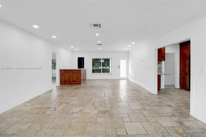 7557 Mutiny Ave, Miami Beach, Florida, United States. - Photo 6