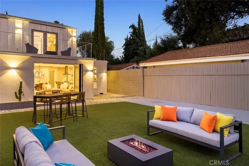 4731 Topanga Canyon Boulevard, Los Angeles, California, United States. - Photo 46