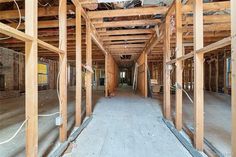 169 Middle Neck Road, Port Washington, New York, United States. - Photo 14