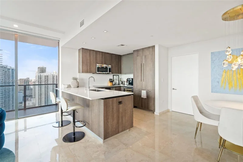88 SW 7th St 3212, Miami, FL, 33130, USA, Miami, Florida, United States. - Photo 3