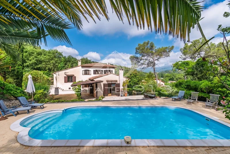 Opio Villa