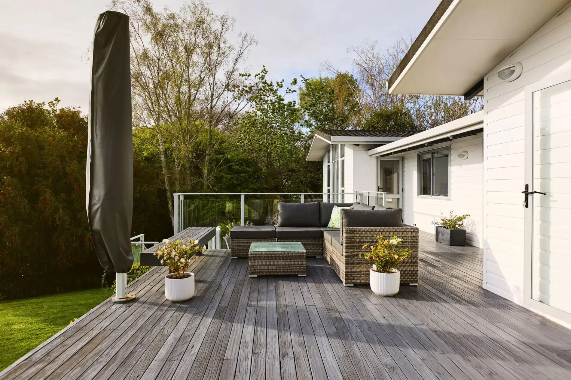 Exterior photo 3