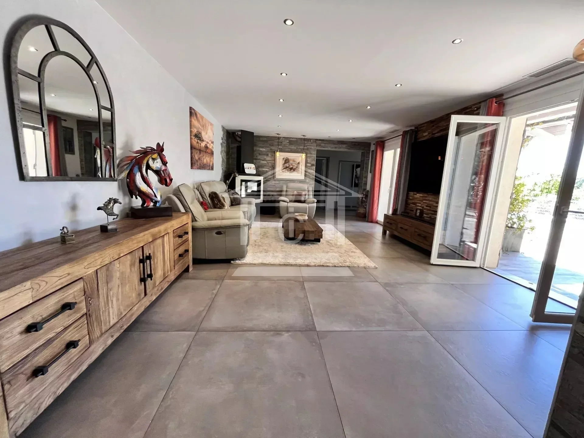 Gallery photo 6