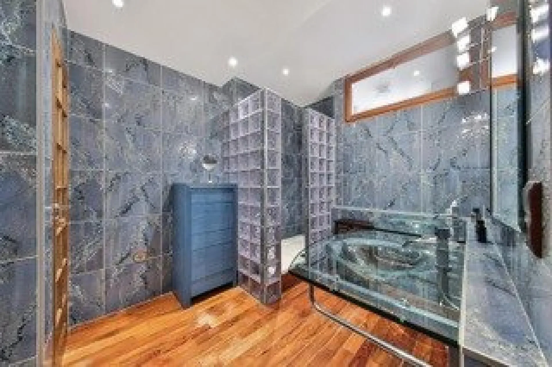 Gallery photo 7