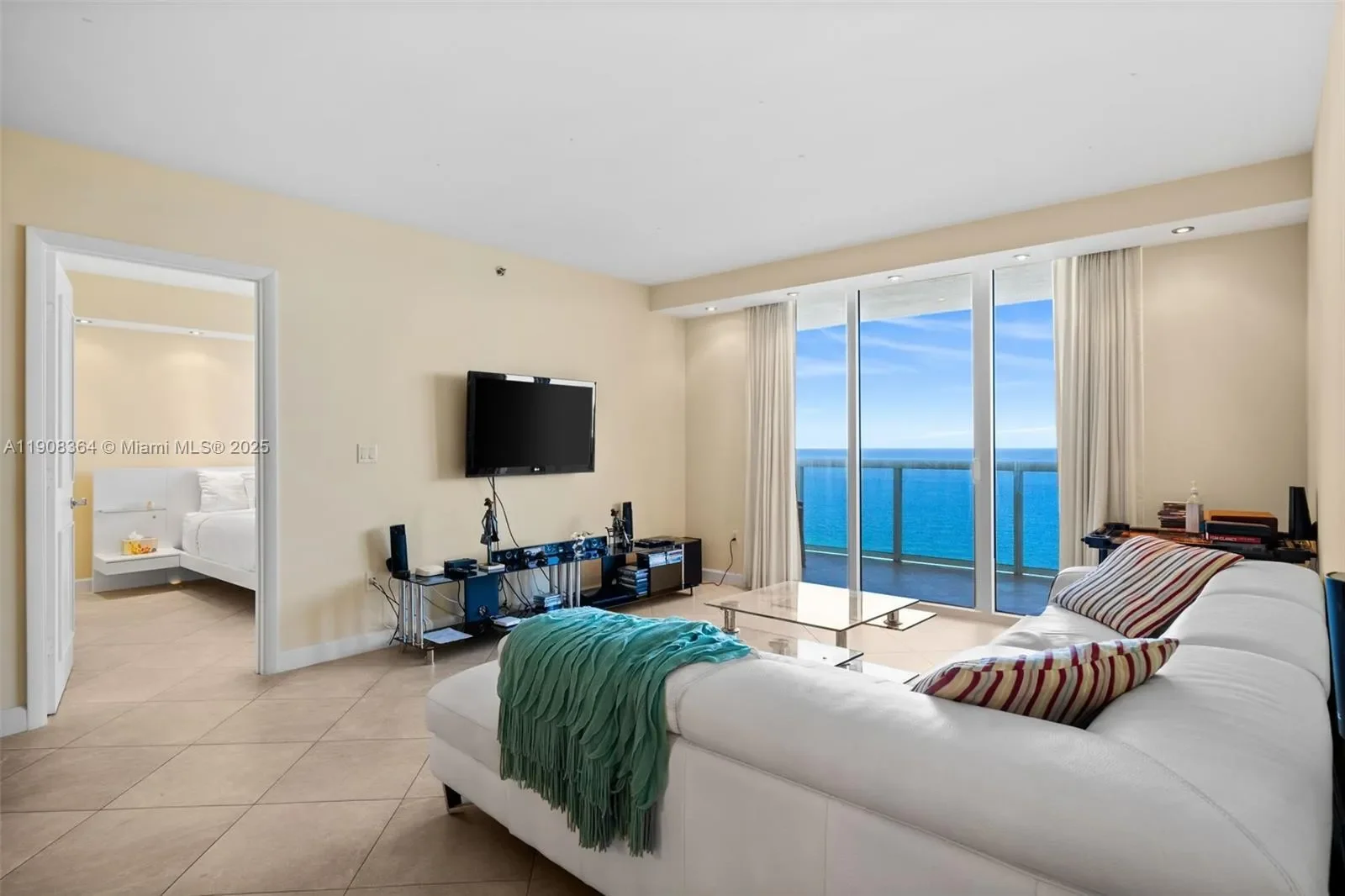 1800 S Ocean Dr 2603, Hallandale Beach, Florida, United States. - Photo 2