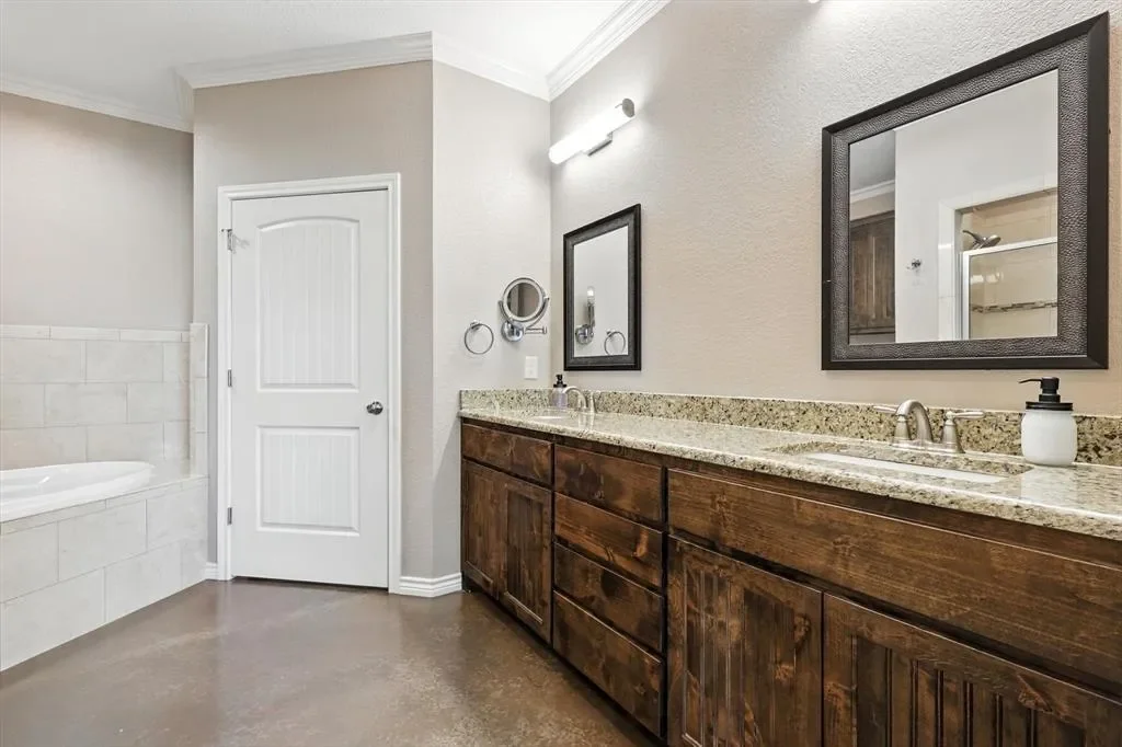 1106 Private Road 425, Savoy, Texas, United States. - Photo 15