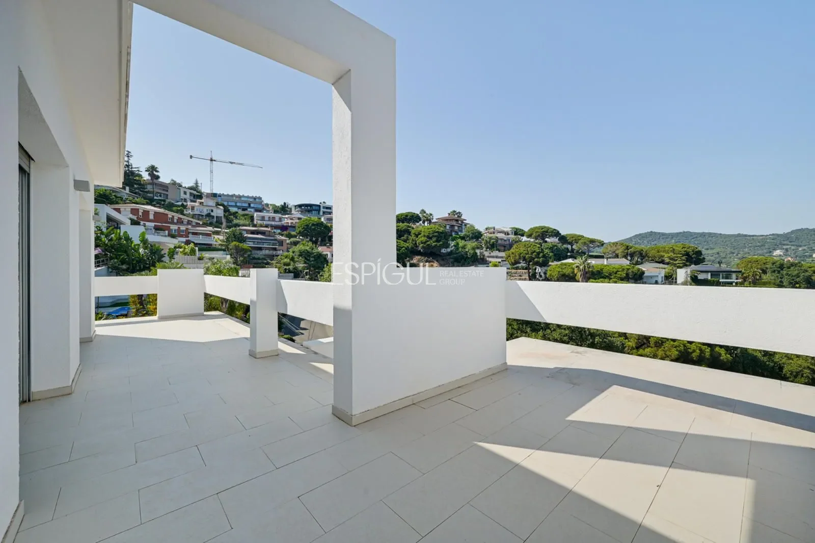 Exterior photo 9