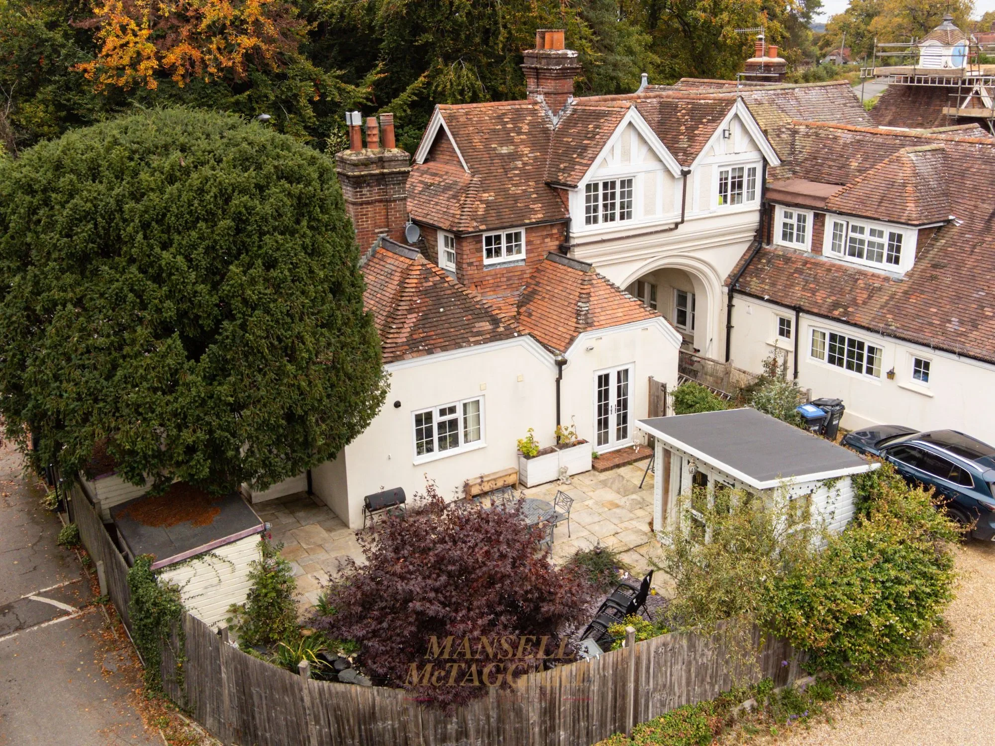 Exterior photo 2