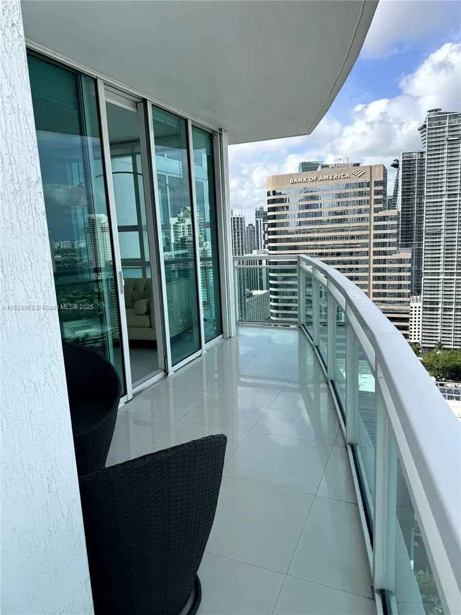 950 Brickell Bay Dr, #3710, Miami, Florida, United States. - Photo 31
