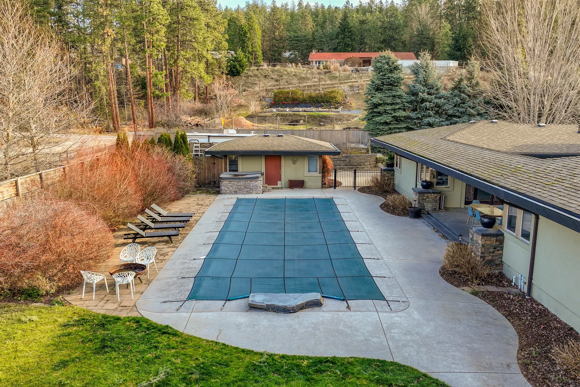 Exterior photo 12