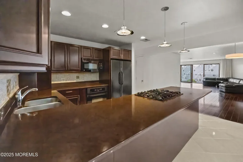 9E Cove Lane, North Bergen, NJ 07047, North Bergen, New Jersey, United States. - Photo 7