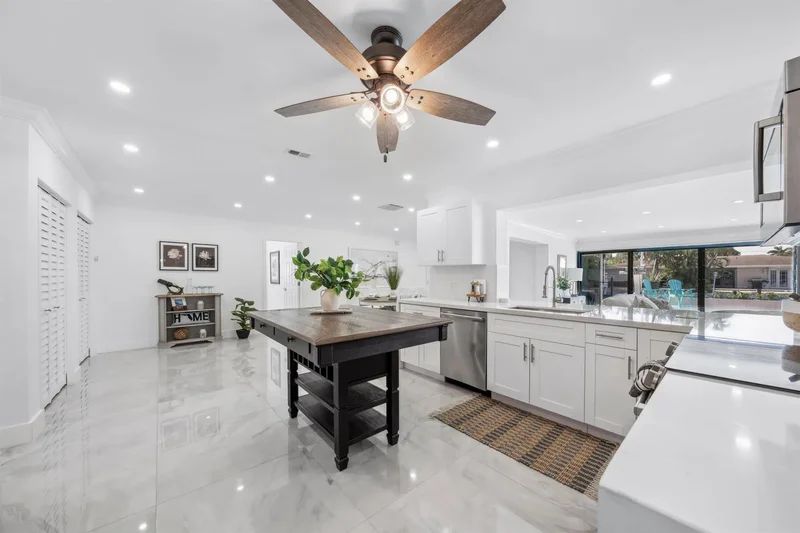 1231 NE 28th Avenue, Hillsboro Beach, Florida, United States. - Photo 18