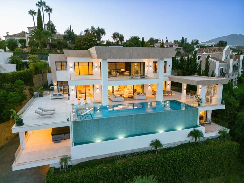 Spectacular villa in El Paraiso