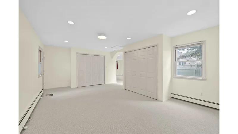 253 Raff Avenue, Carle Place, New York, United States. - Photo 10