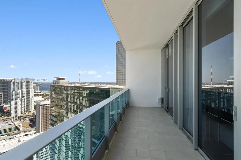 200 Biscayne Boulevard Wa, #5211, Miami, FL, 33131, USA, Miami, Florida, United States. - Photo 30