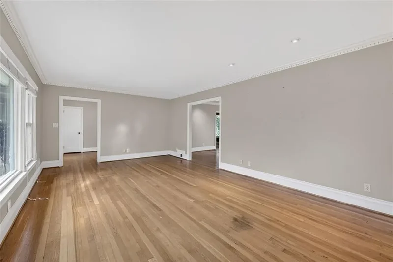 1040 Lindridge Drive NE, Atlanta, GA 30324, Atlanta, Georgia, United States. - Photo 27