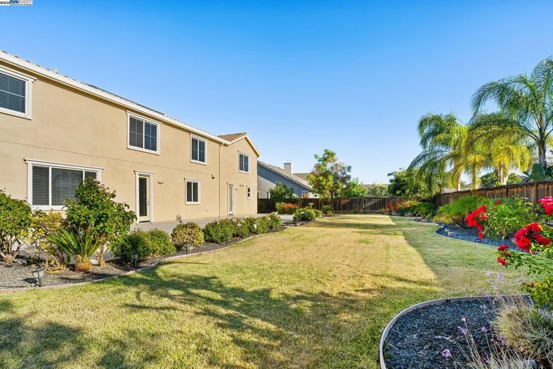 2255 Sugarloaf Ct, Brentwood, California, United States. - Photo 12